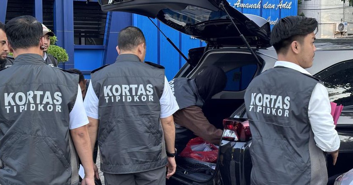 Penyelidikan Korupsi Impor Ponsel Bekas: Polri Sita Bukti di Bea Cukai Juanda